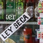 Policía se niega a detener a dos mujeres que robaban comida y les paga la cena de Navidad