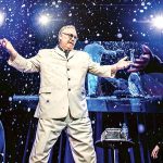 Familia de EU se lleva un gran susto: roca atraviesa su techo y resulta ser un meteorito