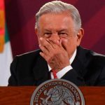 Trasladan a penal a pareja golpeadora de maestra en Cuautitlán; acusados por extorsión