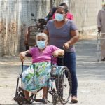 Fuertes nevadas perturban tráfico en carreteras y aeropuertos en Moscú