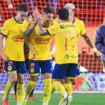 La actriz Cynthia Klitbo denuncia ser víctima de fraude