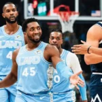 Nodal recibe galardón tras ser el primer cantante en sumar a la comunidad sorda en su show