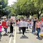 Unos Azulejos en ascenso vencen a unos Tigres en declive