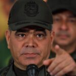 Emergencia controlada: bomberos dominan voraz incendio en almacén de materiales peligrosos